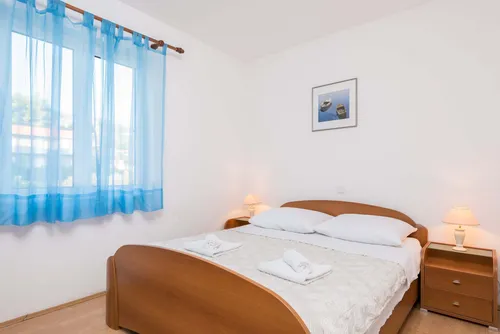 Apartment 8 Maestral Orebic interior and view 1