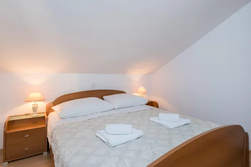 Apartment 7 Maestral Orebic interior and view 1