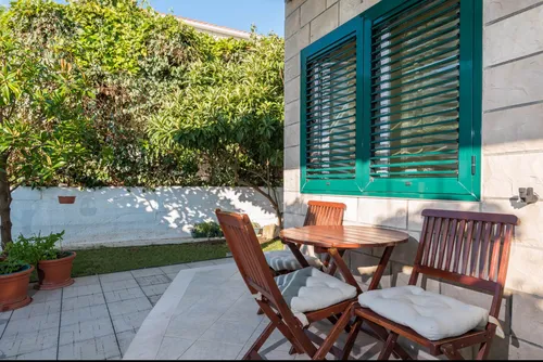 Apartment 1 Maestral Orebic interior and view 1