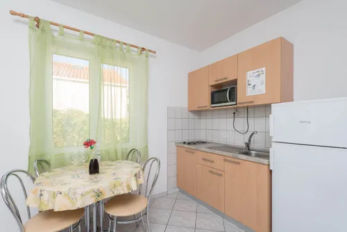 Apartment 5 Maestral Orebic interior and view 2