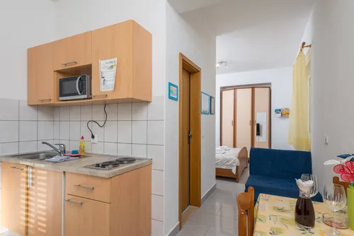 Apartment 2 Maestral Orebic interior and view 2