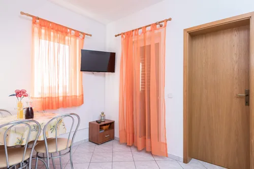 Apartment 4 Maestral Orebic interior and view 2