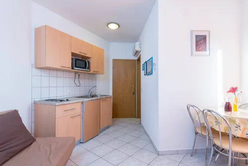 Apartment 4 Maestral Orebic interior and view 3