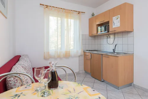 Apartment 6 Maestral Orebic interior and view 3