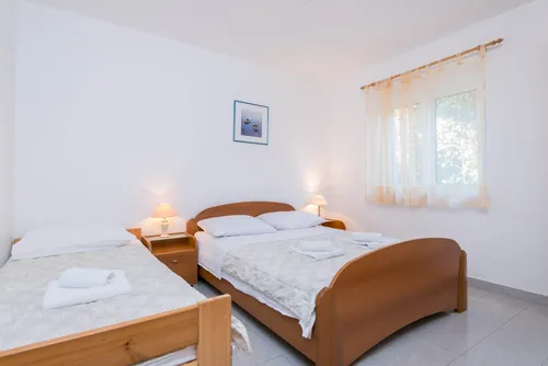 Apartment 3 Maestral Orebic interior and view 4
