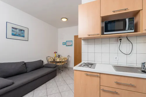 Apartment 7 Maestral Orebic interior and view 7