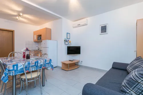 Apartment 3 Maestral Orebic interior and view 8